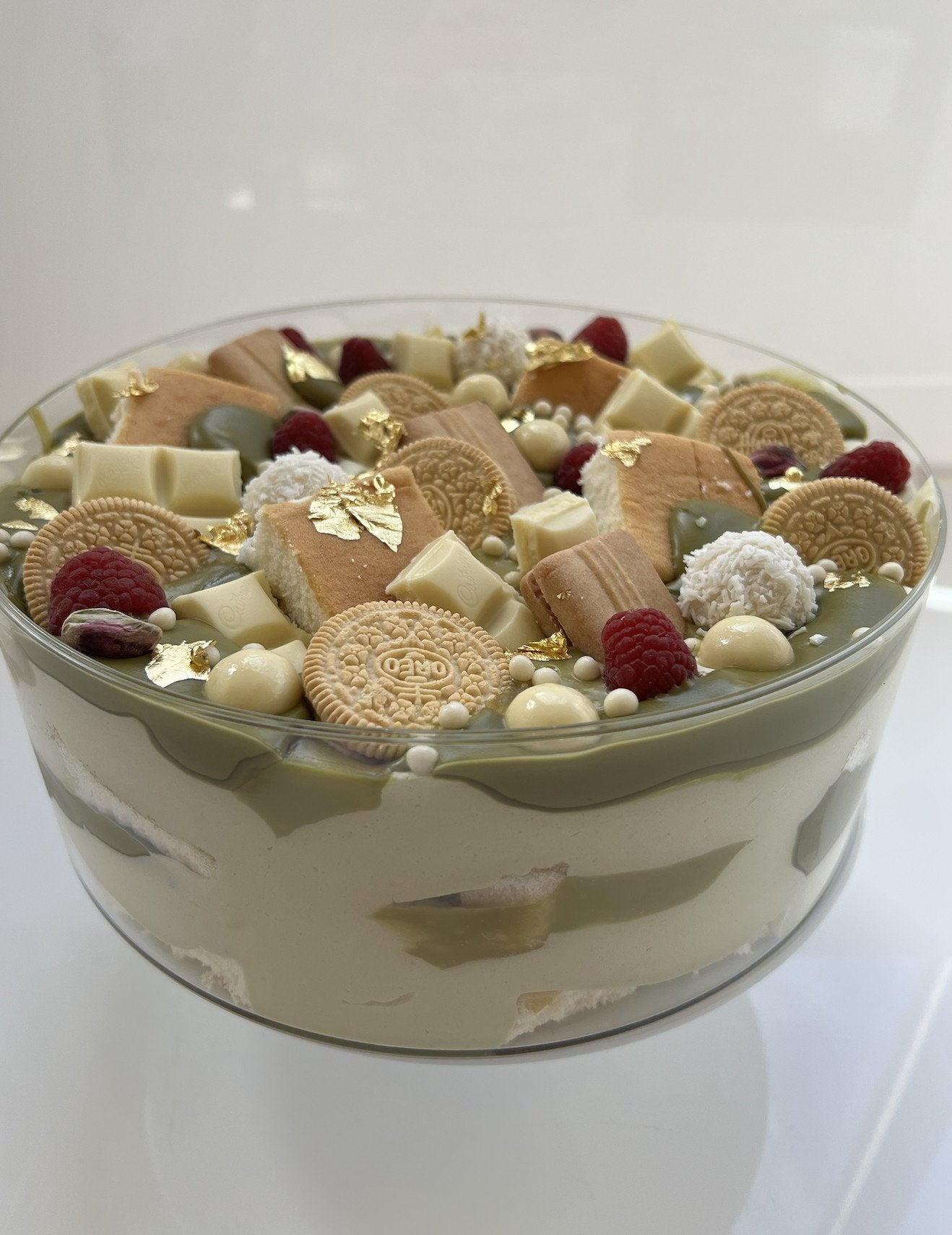 Pistachio Cake Tub- Cake, Mousse, Custard