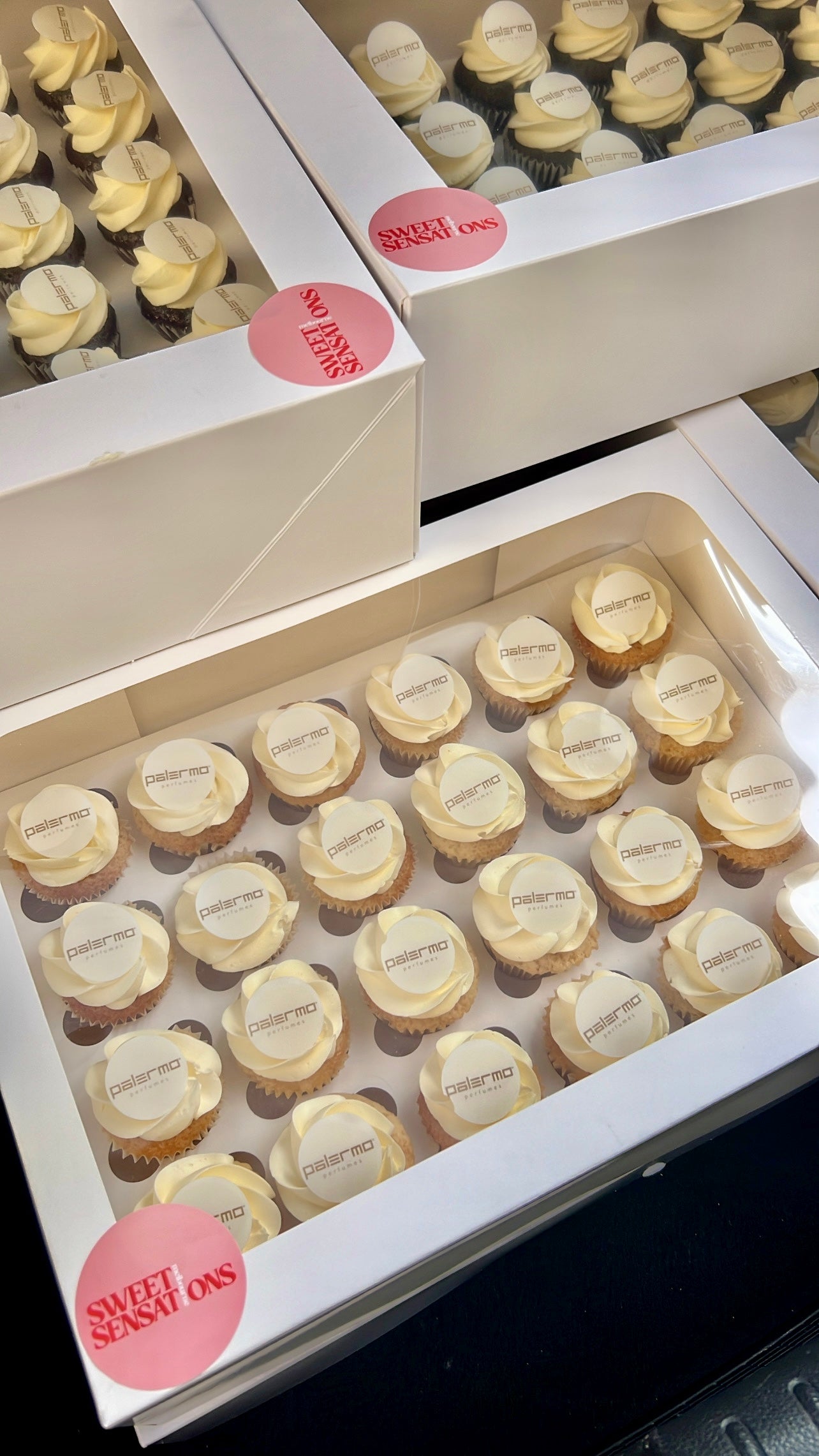 Branded Cupcakes - Mini