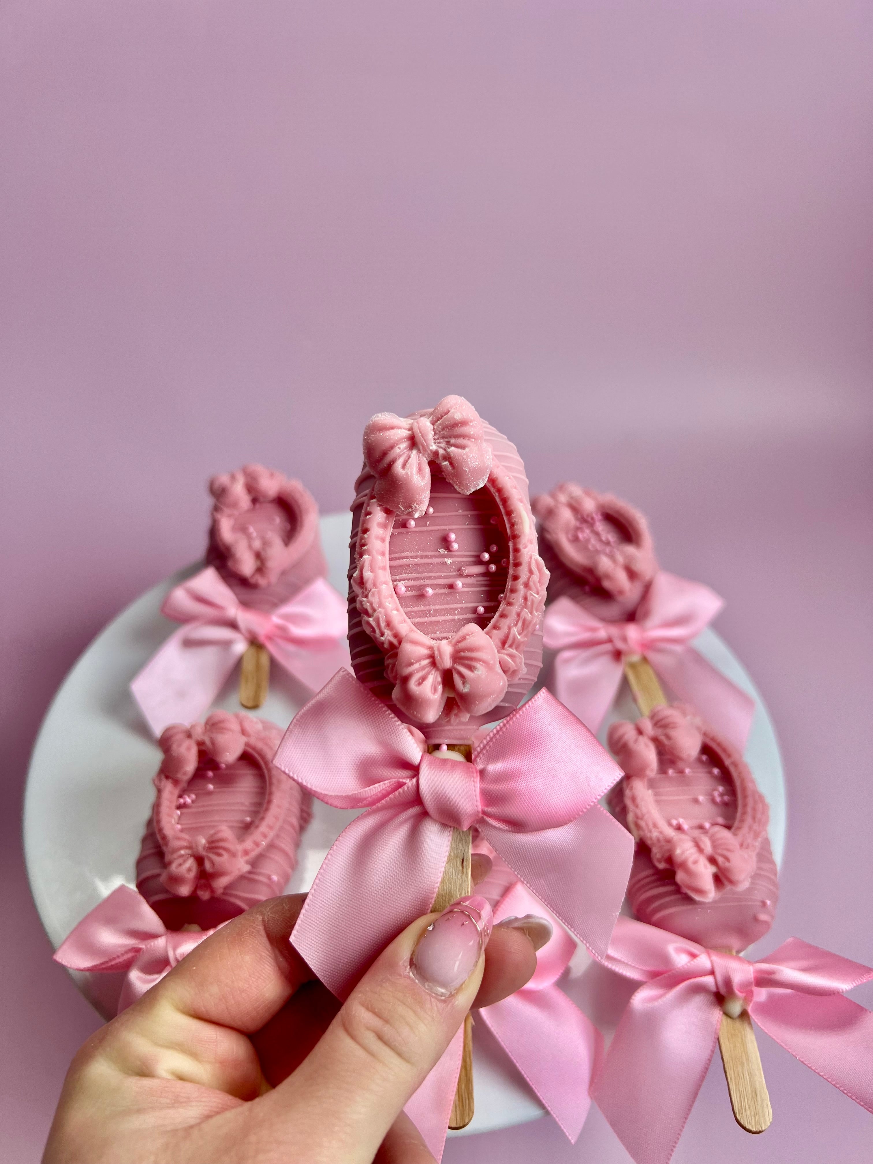 Bow Frame Cakesicles